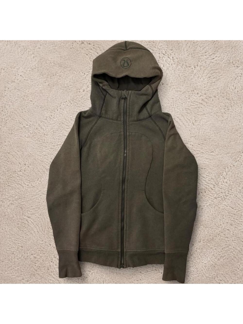 Beautiful vintage Lululemon scuba hoodie